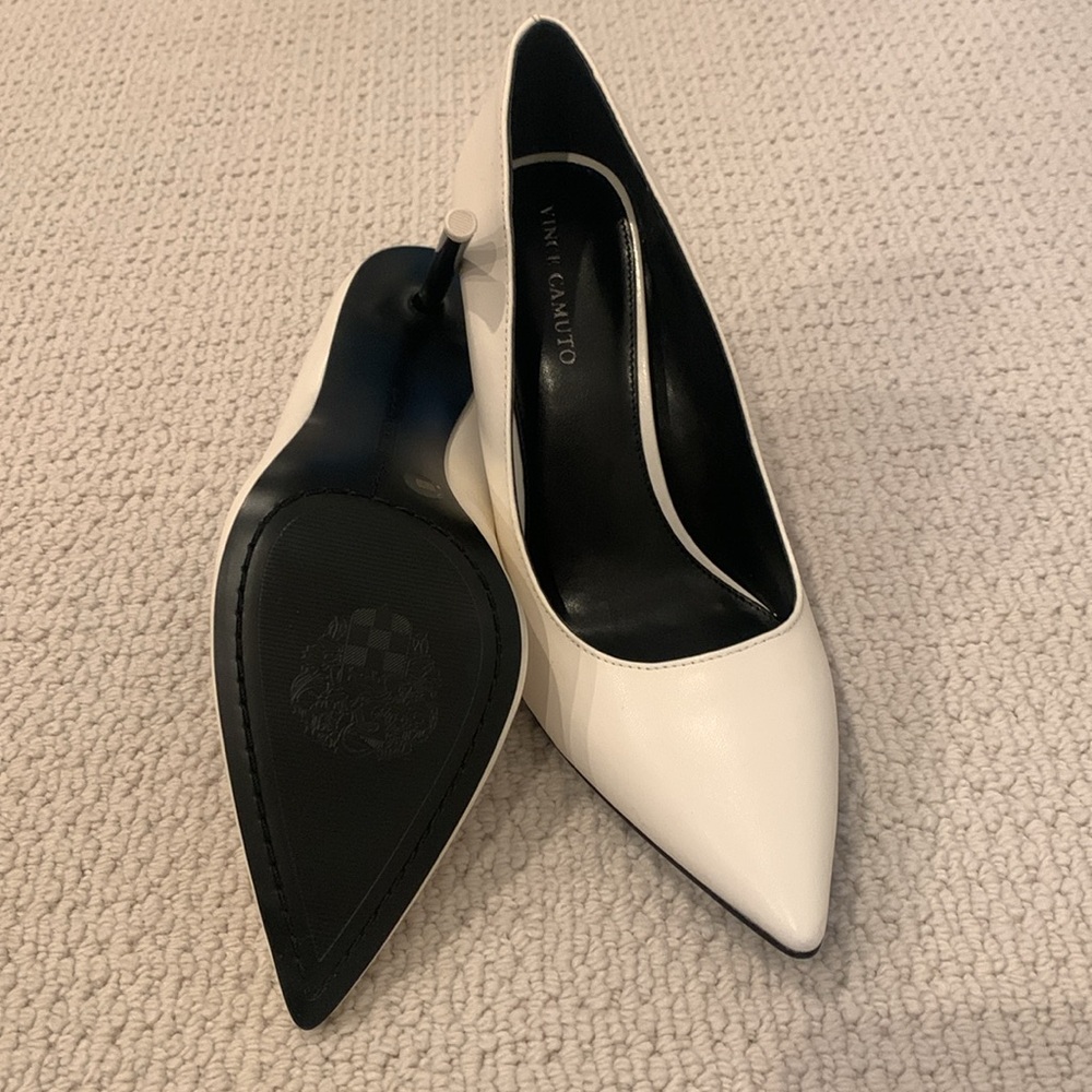 Brand new/never worn Vince Camuto white leather heels - Picture 3 of 3